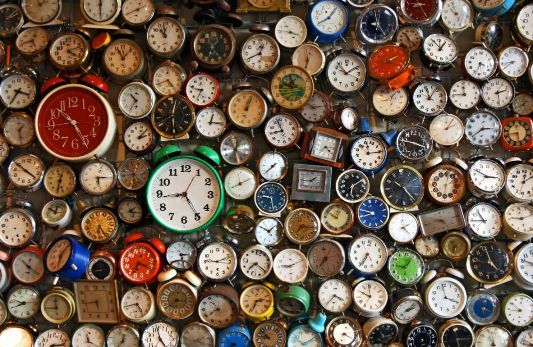 Hiç düşündünüz mü? Saatlerin dönüş yönü neden hep soldan sağa şeklindedir - Resim: 3